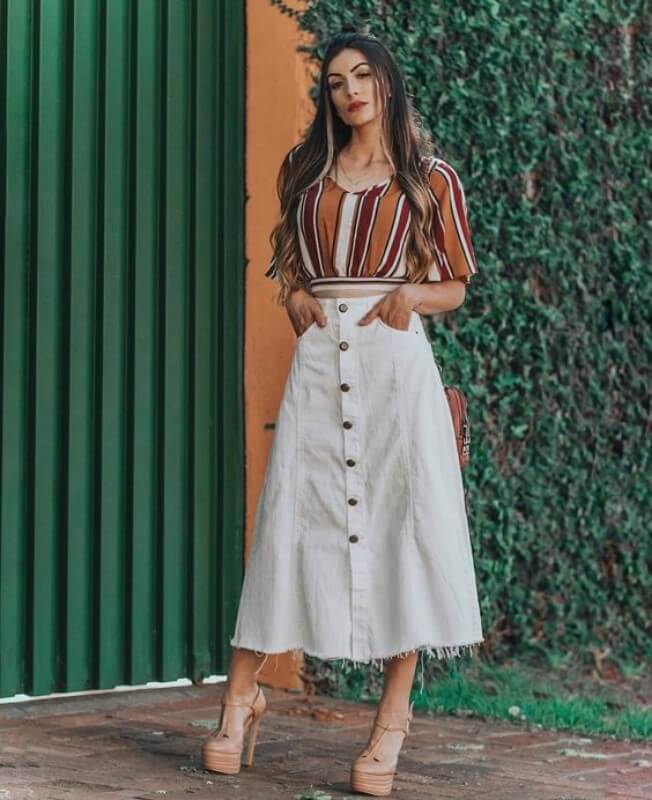 look saia midi com botões e croped listrado look-saia-midi-com-botões-e-croped-listrado Foto Pinterest