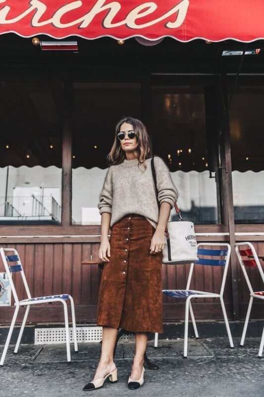 look de inverno com saia midi de botão feita em veludo modelo-saia-midi-com-botões-de-veludo Foto Guita Moda