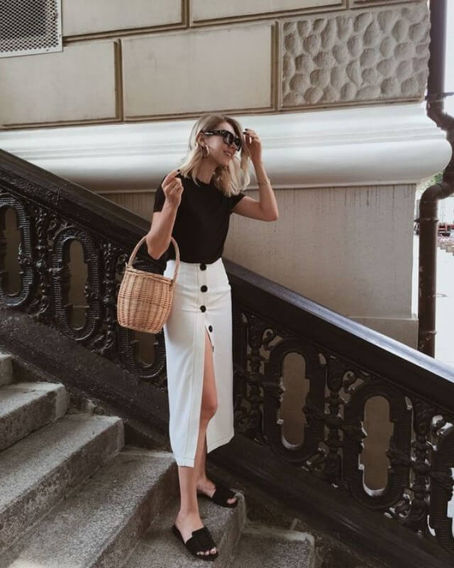 Look com saia midi branca com botões pretos e rasteirinha saia-midi-branca-com-botões-pretos Foto Pinterest